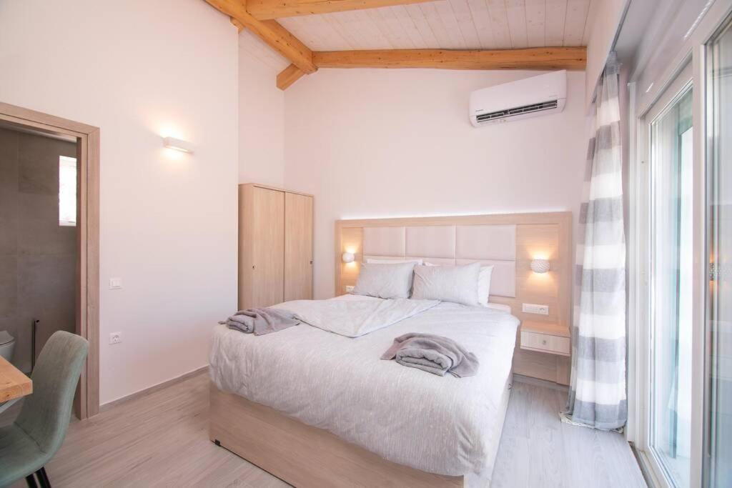 Villa Di Pietra Лиападес Екстериор снимка
